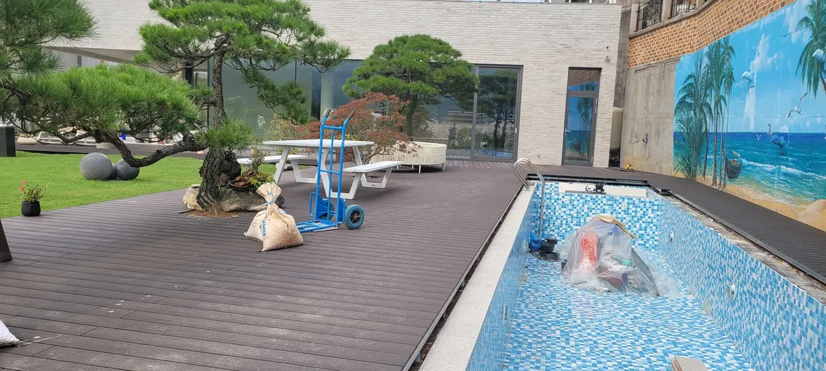 단독주택 마당 — 모서리 연마